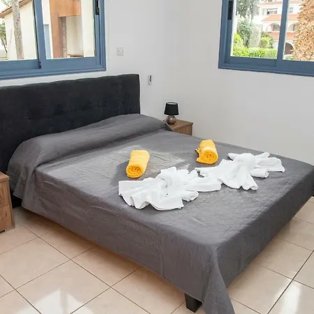 Apartment Savvas Paphos